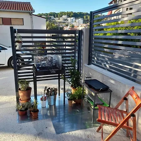 公寓 Rozankovic 特罗吉尔