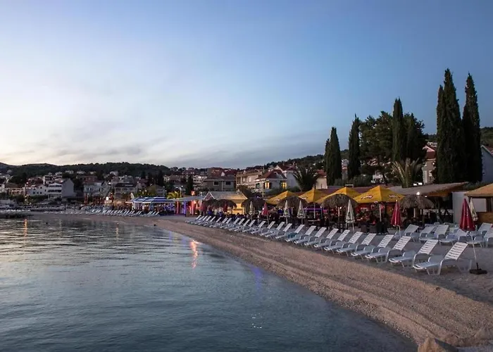 Rozankovic * 特罗吉尔